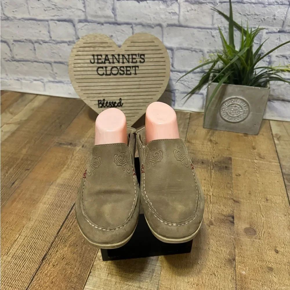 OluKai Women 9.5 Nohea Nubuck Slip-On Casual Loafers